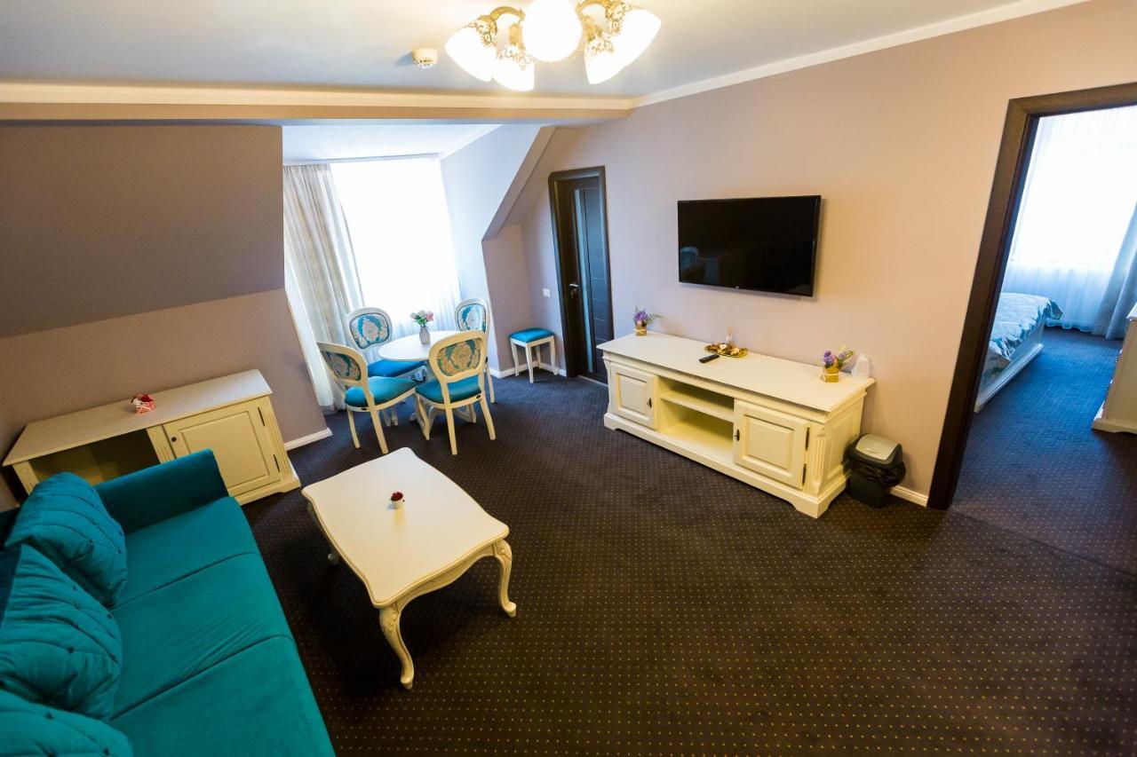 Royal Inn Busteni-Adults Only المظهر الخارجي الصورة