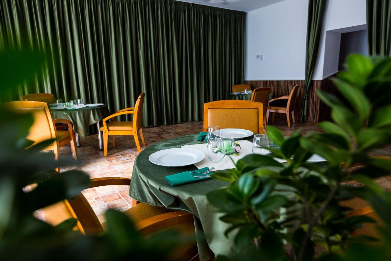 Royal Inn Busteni-Adults Only المظهر الخارجي الصورة