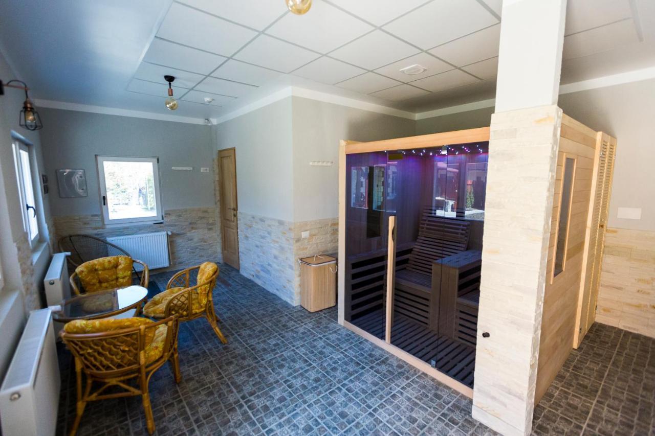 Royal Inn Busteni-Adults Only المظهر الخارجي الصورة