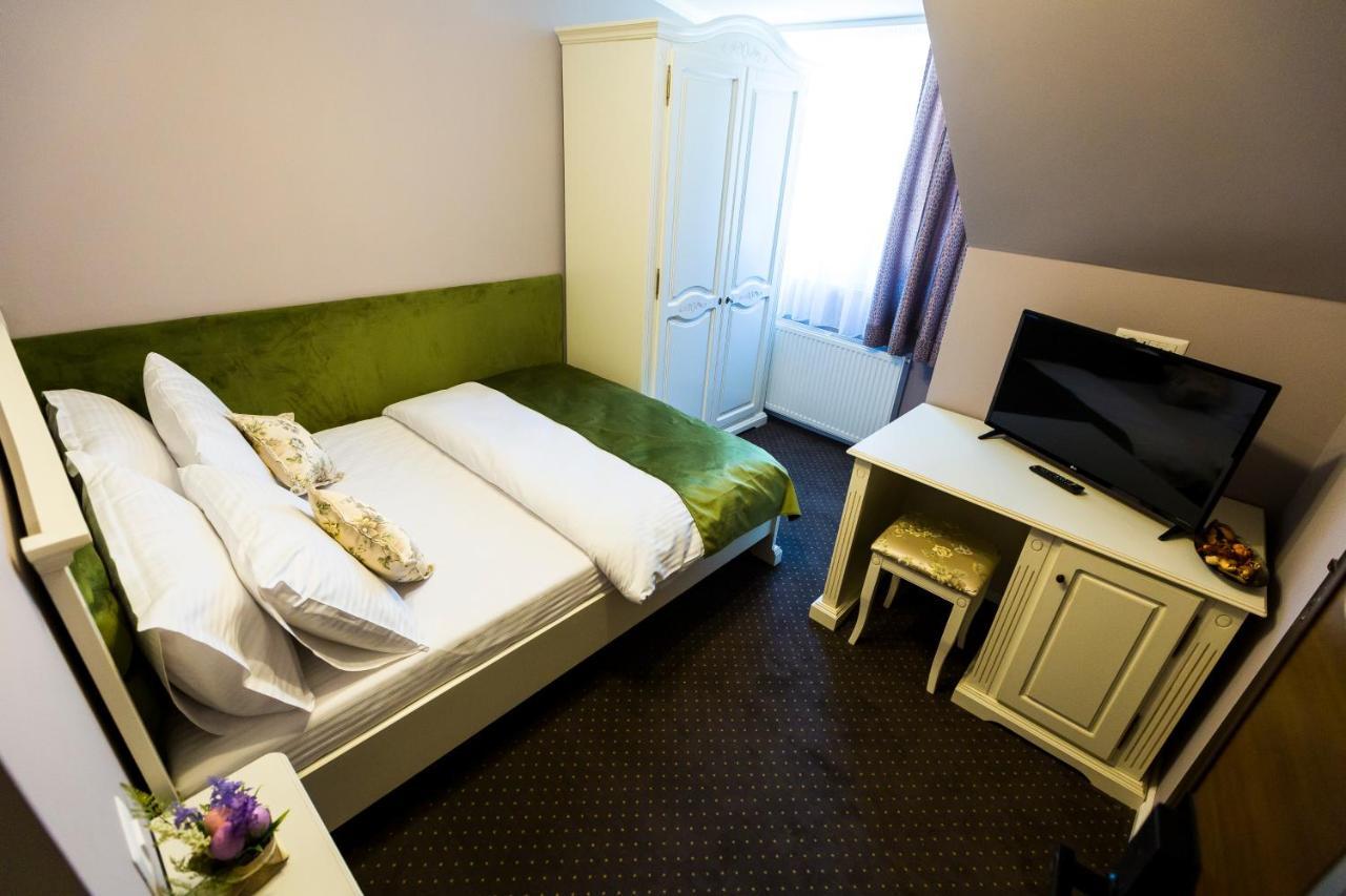 Royal Inn Busteni-Adults Only المظهر الخارجي الصورة