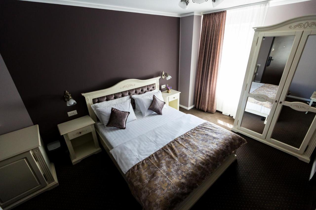 Royal Inn Busteni-Adults Only المظهر الخارجي الصورة