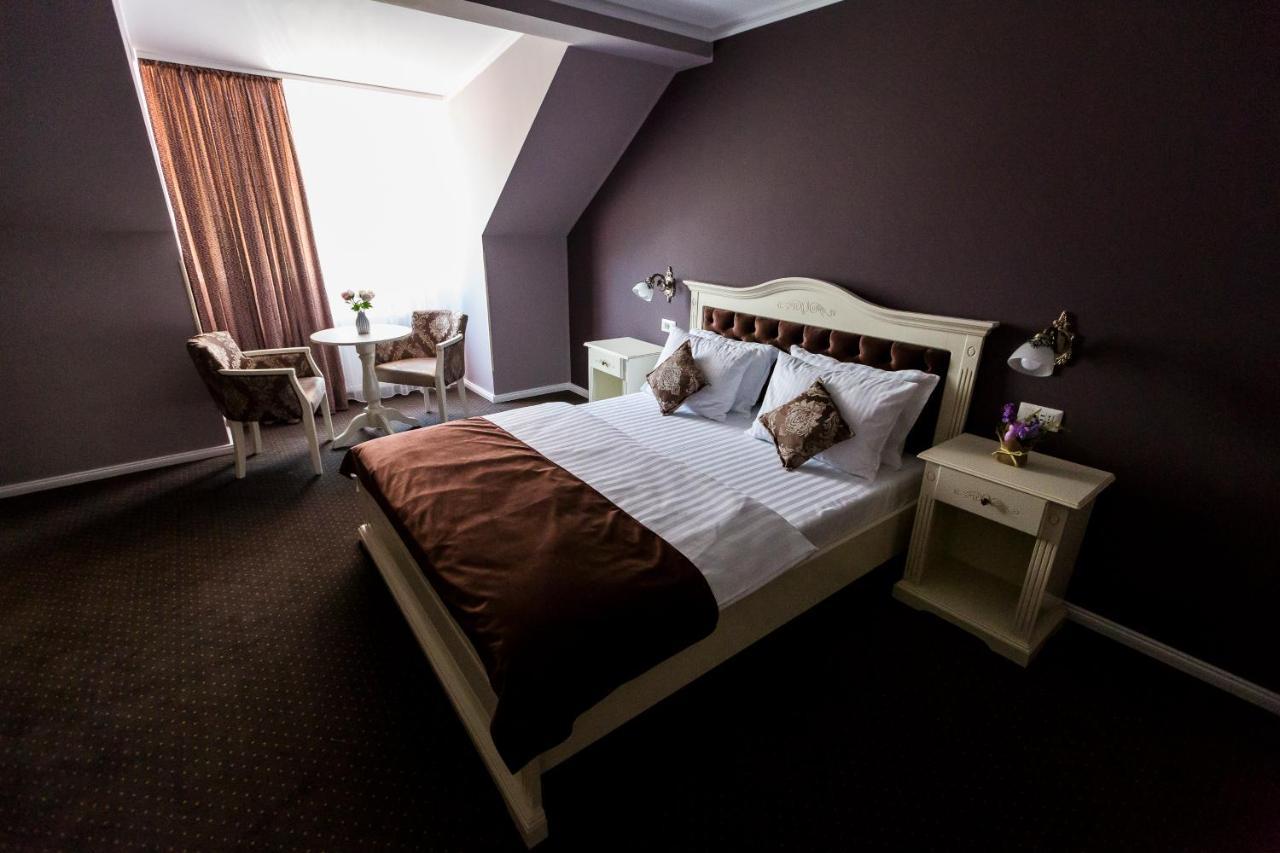 Royal Inn Busteni-Adults Only المظهر الخارجي الصورة