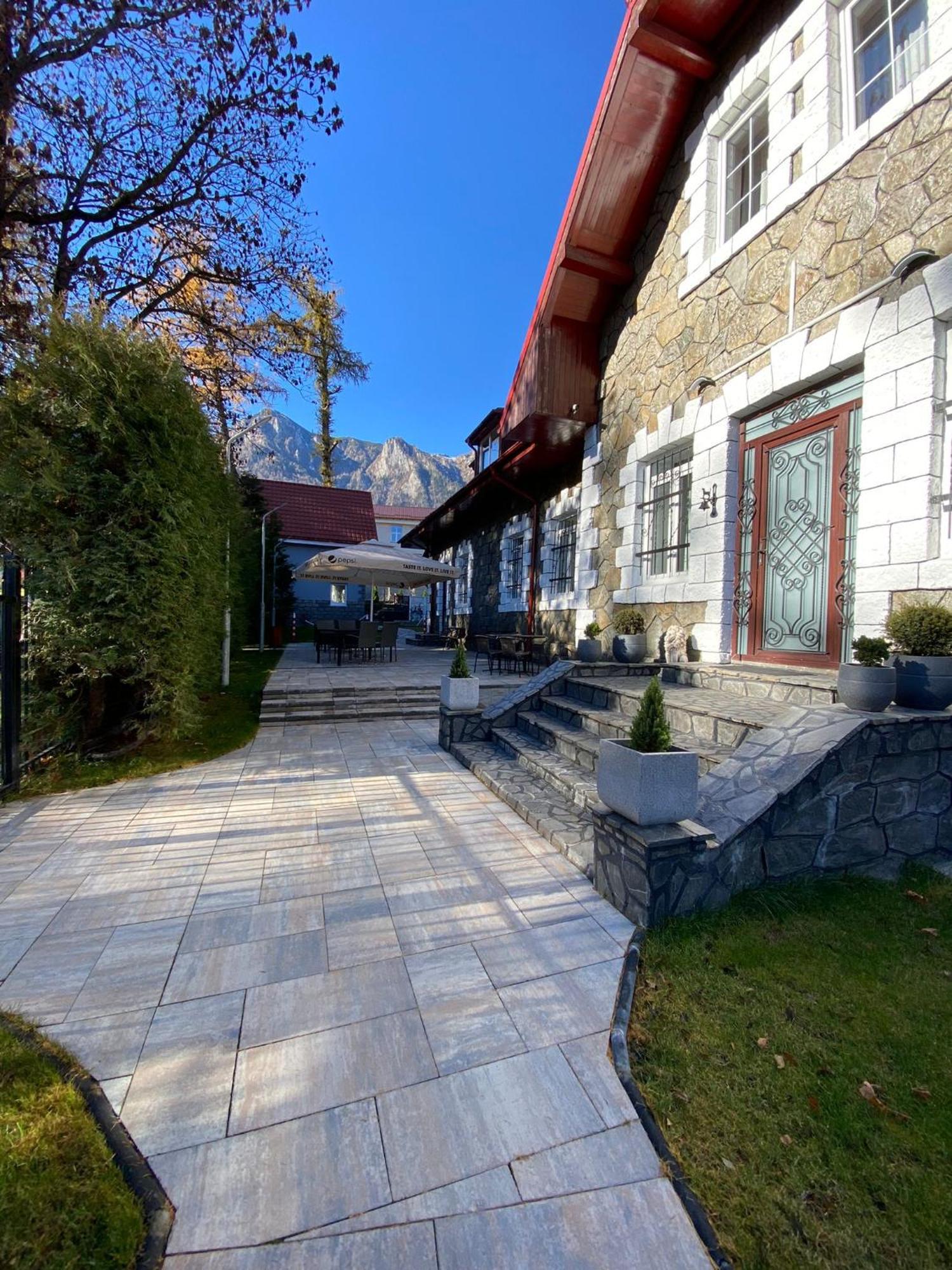 Royal Inn Busteni-Adults Only المظهر الخارجي الصورة