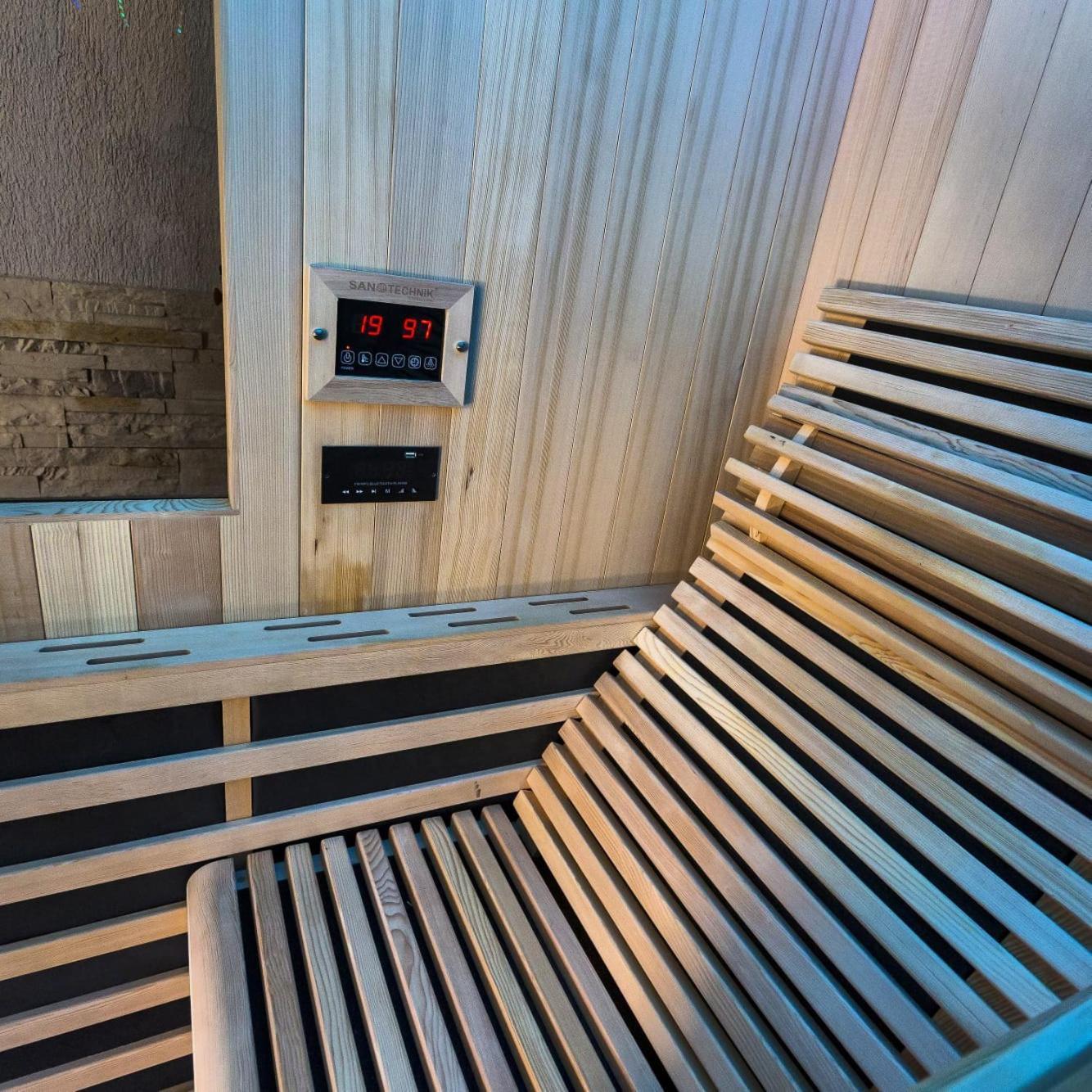 Royal Inn Busteni-Adults Only المظهر الخارجي الصورة